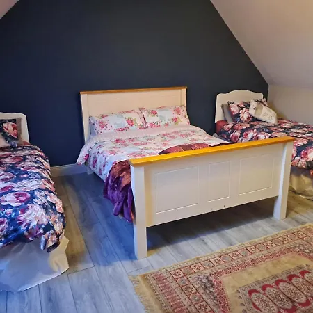 2-bed Sleeps 6 With Parking 아파트 킬데어