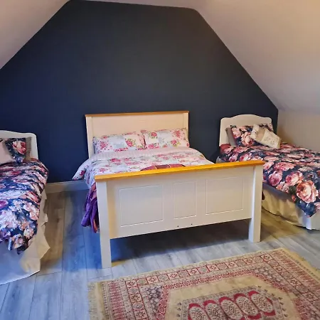 아파트 2-bed Sleeps 6 With Parking