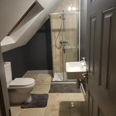 2-bed Sleeps 6 With Parking 아파트 *