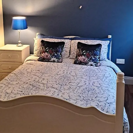 2-bed Sleeps 6 With Parking Apartment Kildare