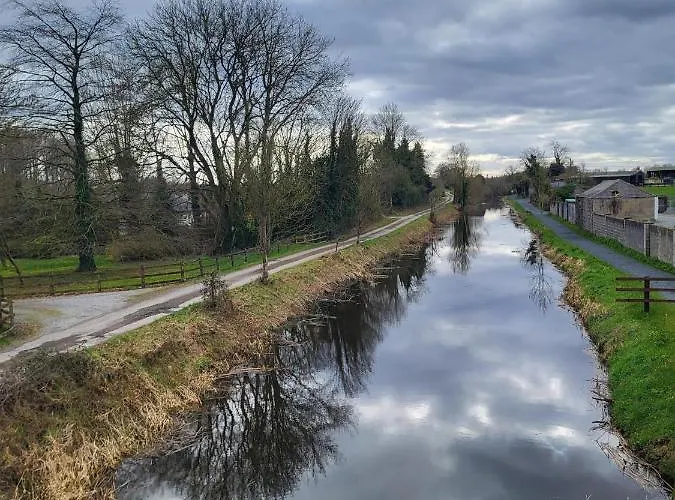 Apartamento 2-bed Sleeps 6 With Parking Kildare